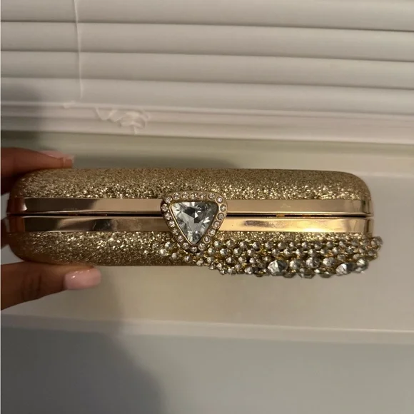 Elegant Gold Clutch with Rhinestone Detailing - Picture 2 of 3